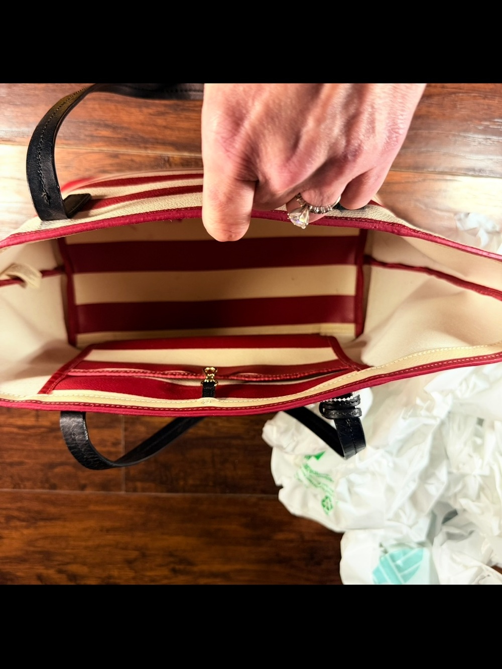 Kate Spade New York
HAWTHORNE LANE RYAN STRIPE SHOULDER TOTE EUC - Picture 7 of 8